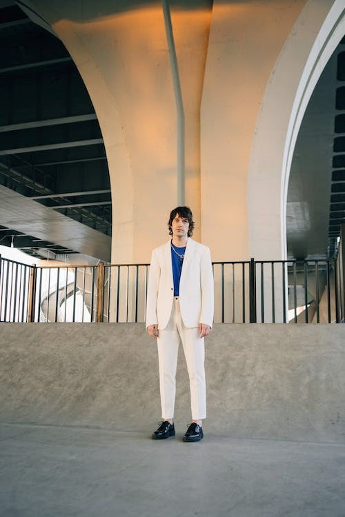 White Suit Black Shoes: Perfect Pairing Guide