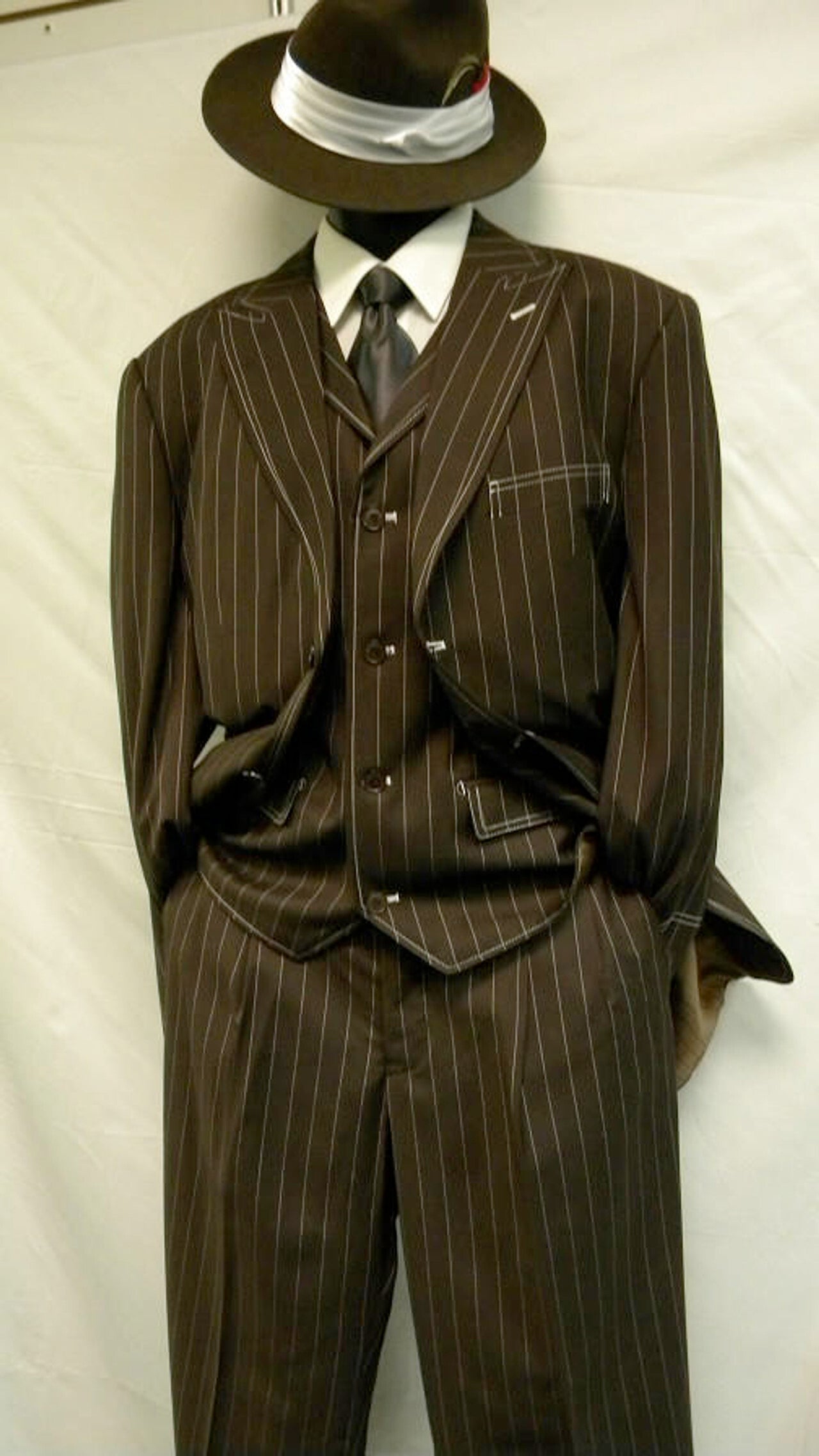 Mens Brown Pinstripe Zoot Suit β 1920s Gangster Vintage 3-Piece Suit with Wide-Leg Pants and Fedora Look - Three Buttons