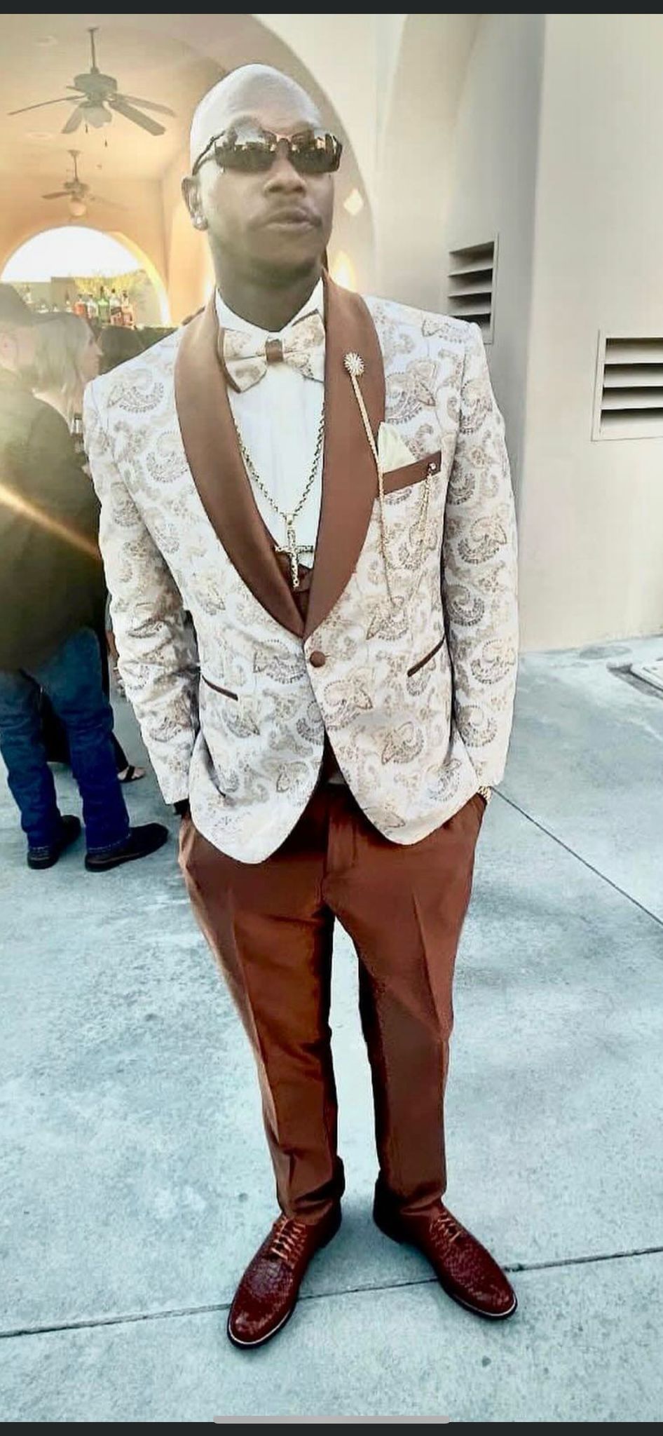 Mens Champagne Paisley Tuxedo with Brown Satin Lapel and Pants – Formal Wedding Suit with Chain Brooch - 34 Short or Extra Small