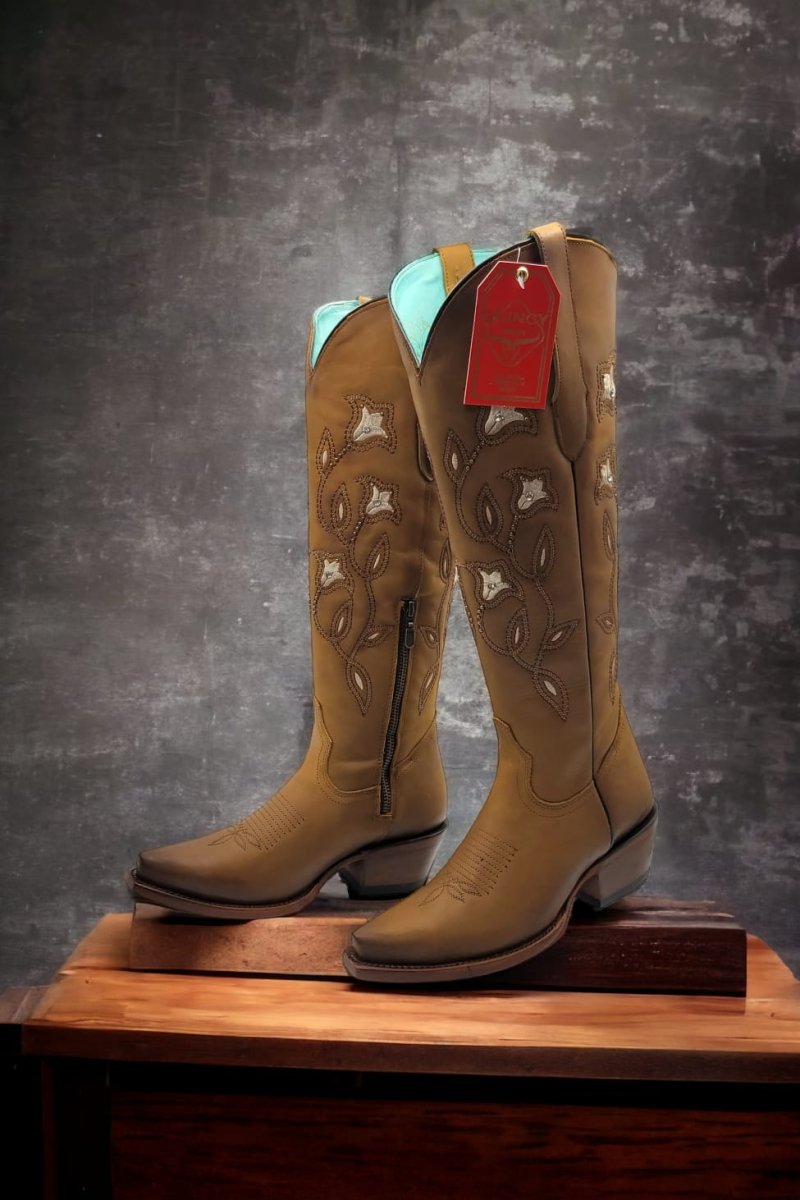 Botas Altas de Cuero Original para Mujer Color Tan Q34T8331 - 5 USA