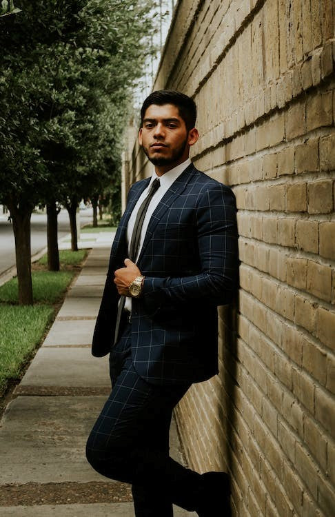 What is a Slim Fit Suit?
