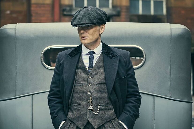 Mens Peaky Blinders Costume peaky blinder outfit - Include peaky blinder actor cap Thomas Shelby Black Vested Suit & Black Overcoat (Random Color Combo)