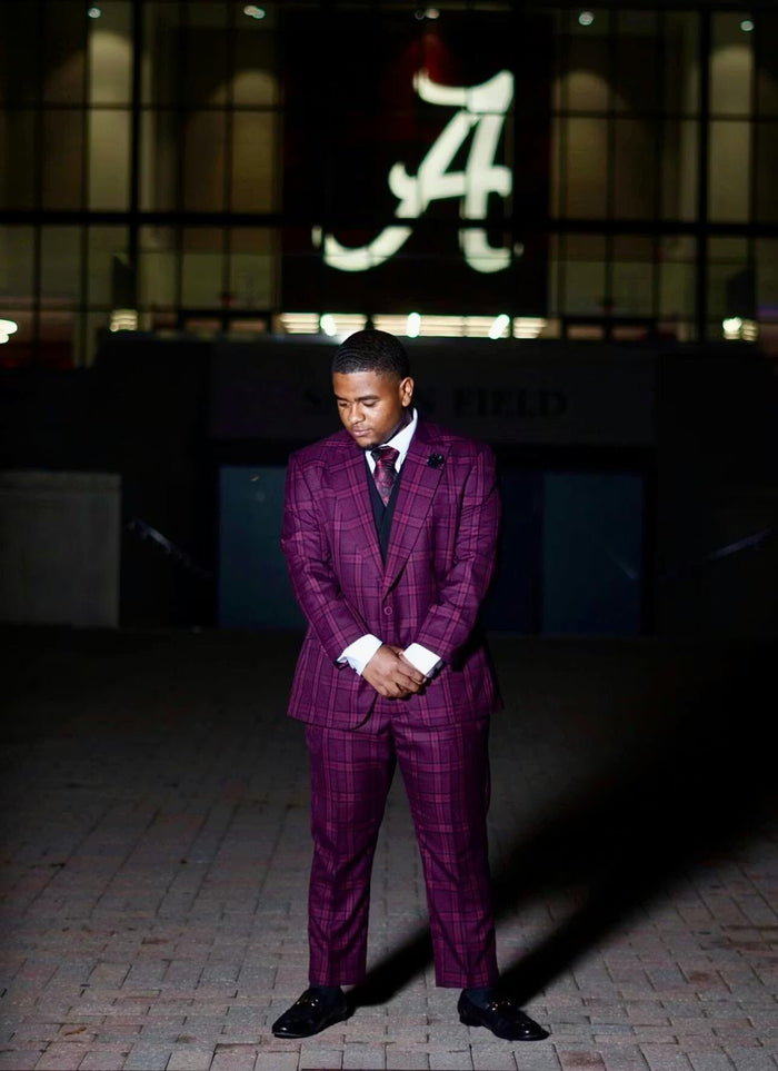 Men's Designer Vested Wide Peak Lapel Houndstooth Plaid Suit in Burgundy