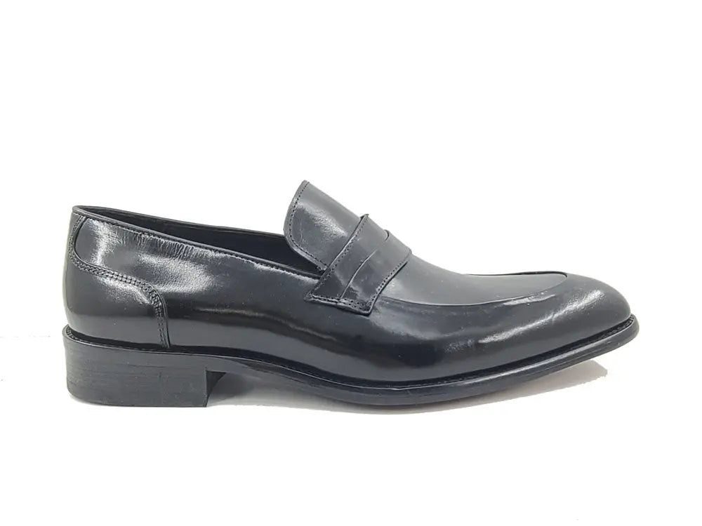 Carrucci Calfskin Modern Classic Penny Loafer - 10
