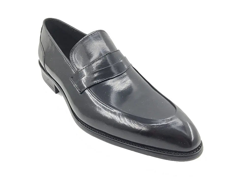 Carrucci Calfskin Modern Classic Penny Loafer - 10