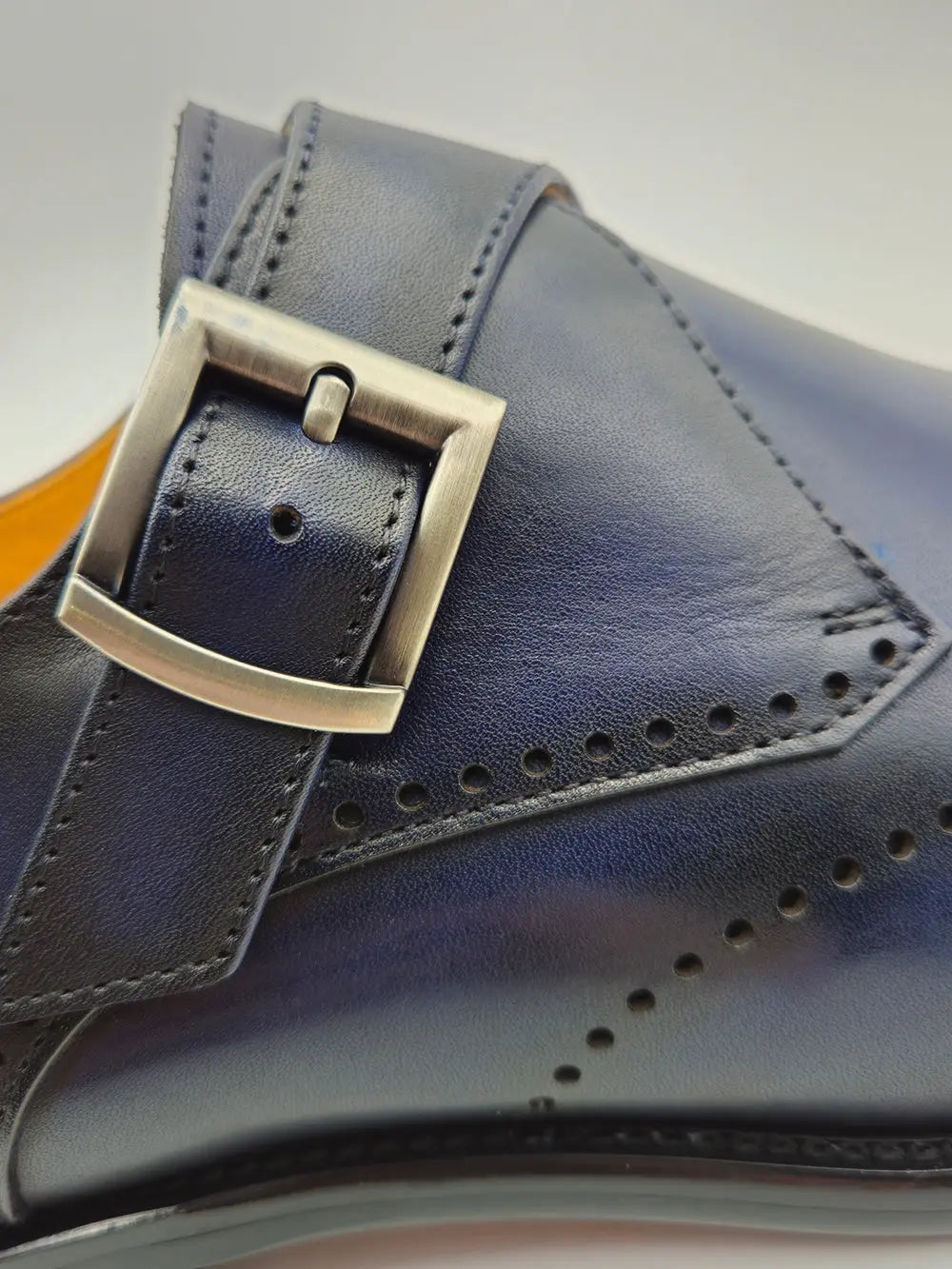 Carrucci Calfskin Single Monk Loafer - 9