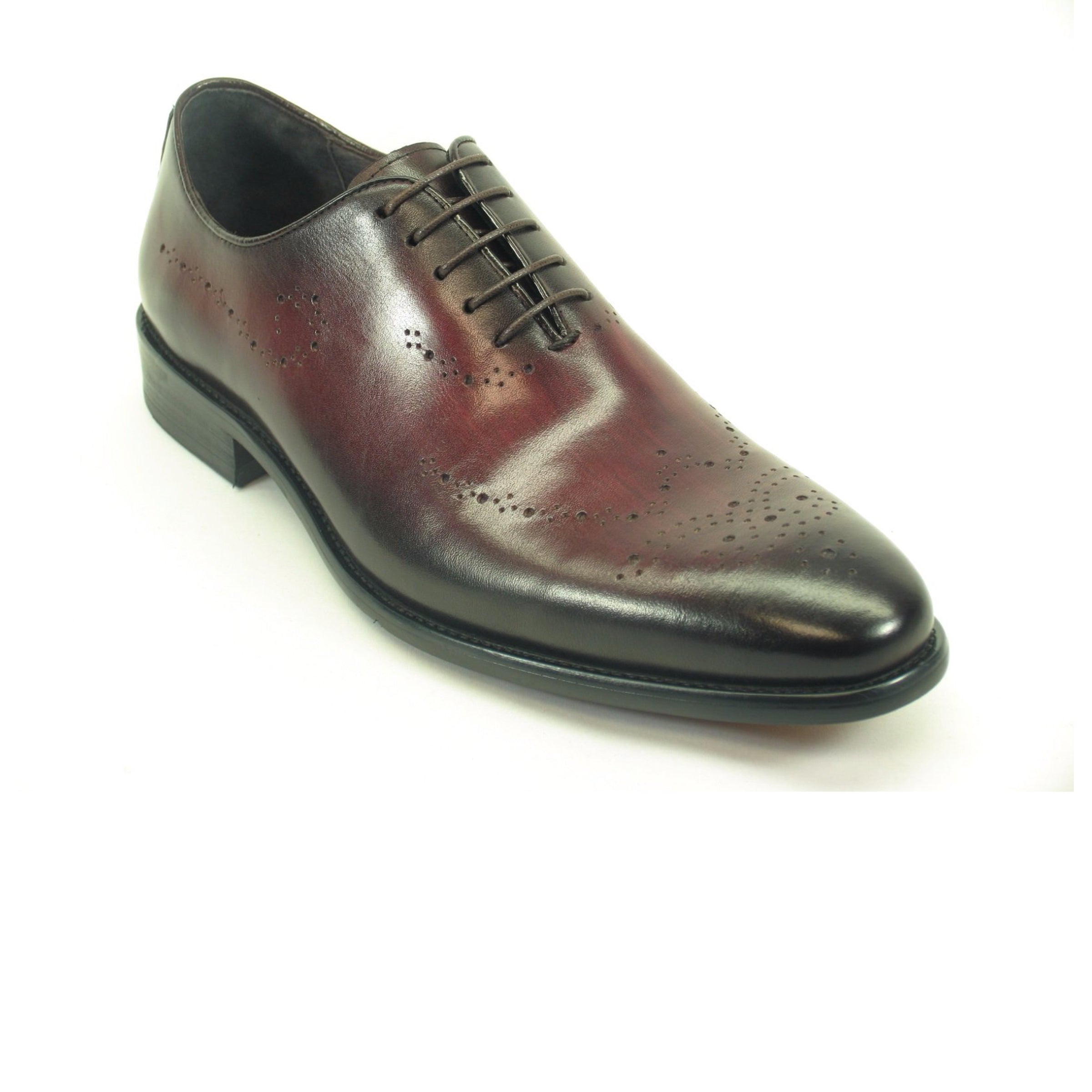 Mens Carrucci Whole Cut Leather Medallion Dress Shoe in Black - 7.5