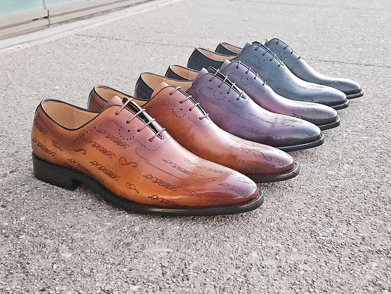 Carrucci Embossed Wholecut Oxford - 7.5