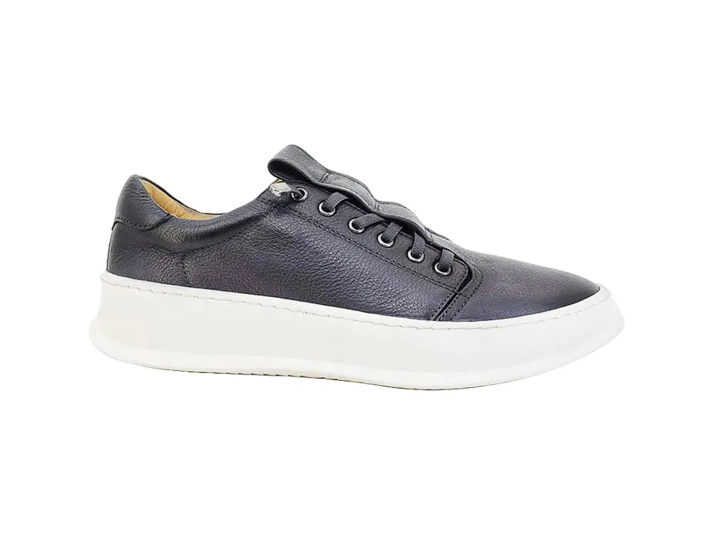 Carrucci Genuine Calfskin Slip-On Sneakers - 10