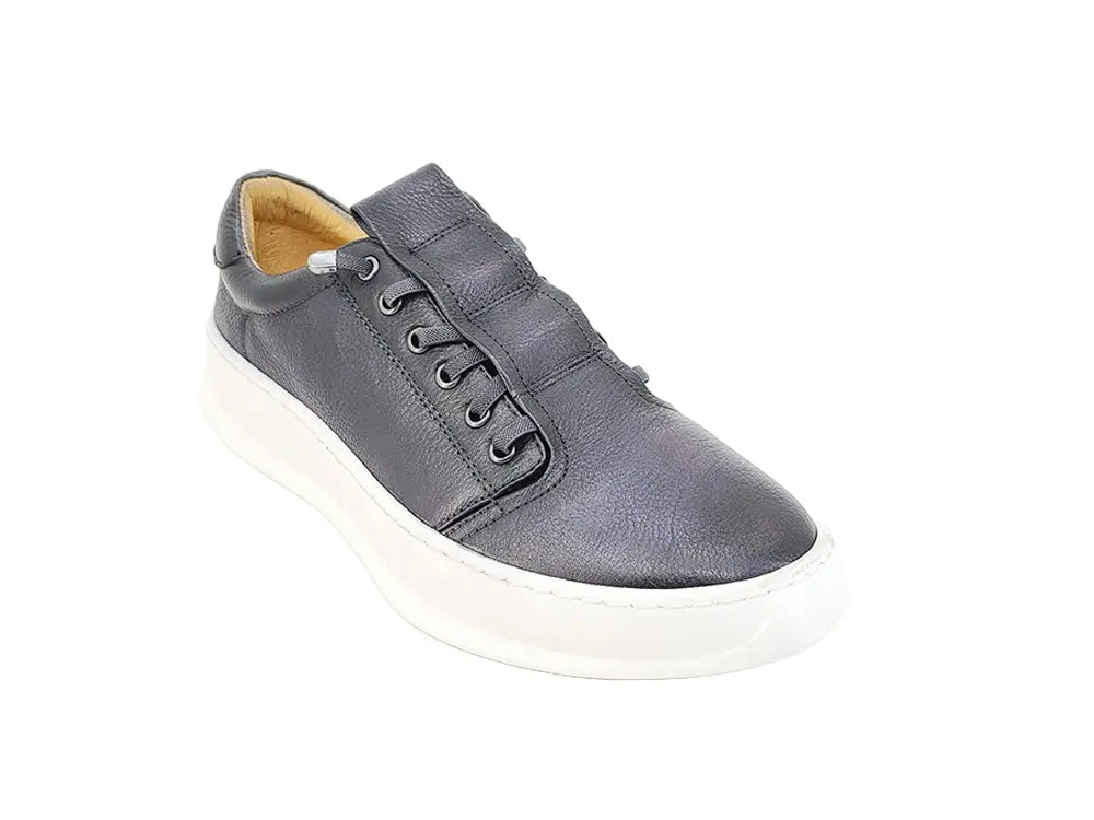 Carrucci Genuine Calfskin Slip-On Sneakers - 10