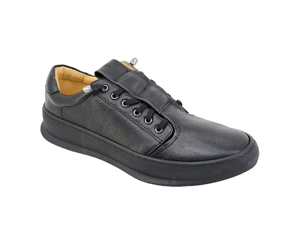 Carrucci Genuine Calfskin Slip-On Sneakers - 10