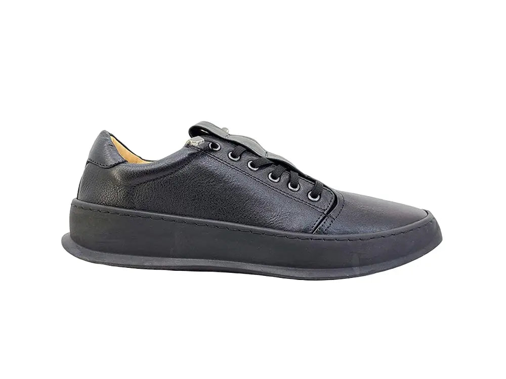 Carrucci Genuine Calfskin Slip-On Sneakers - 10