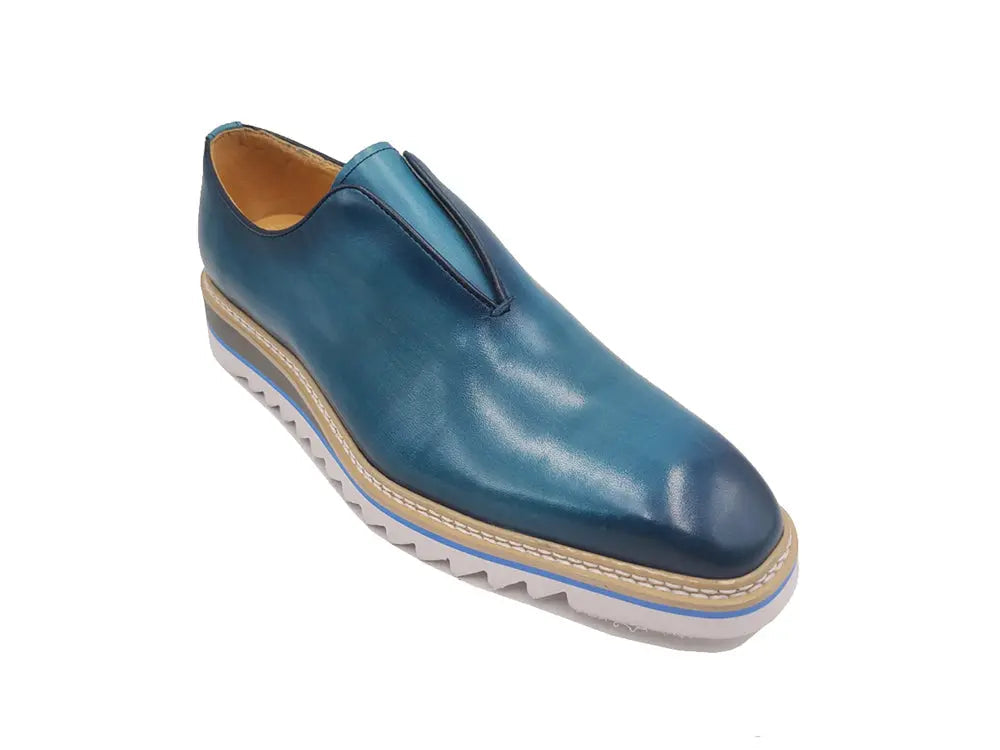 Carrucci Laceless Loafer with Contrast color lightweight sole - 8.5