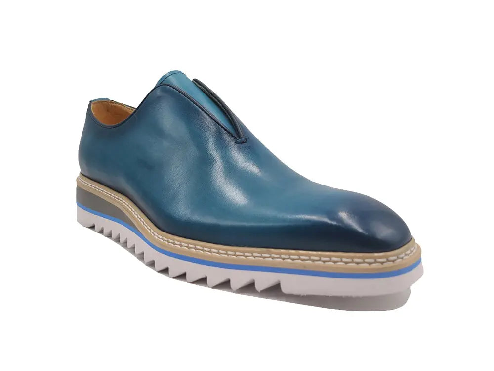 Carrucci Laceless Loafer with Contrast color lightweight sole - 8.5