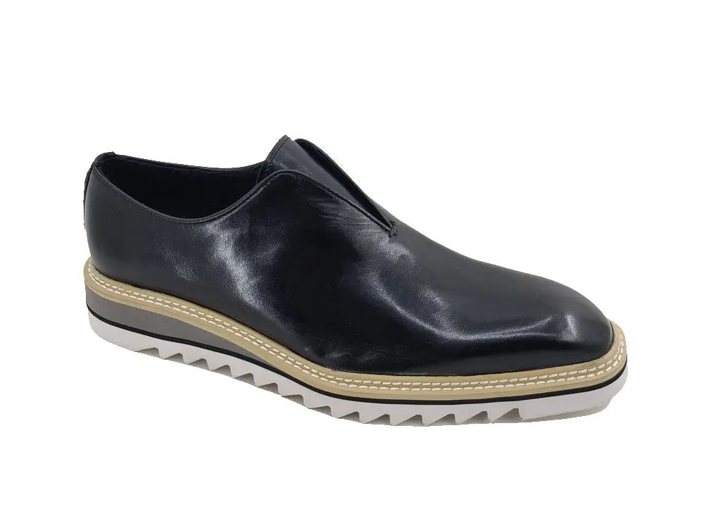 Carrucci Laceless Loafer with Contrast color lightweight sole - 8.5