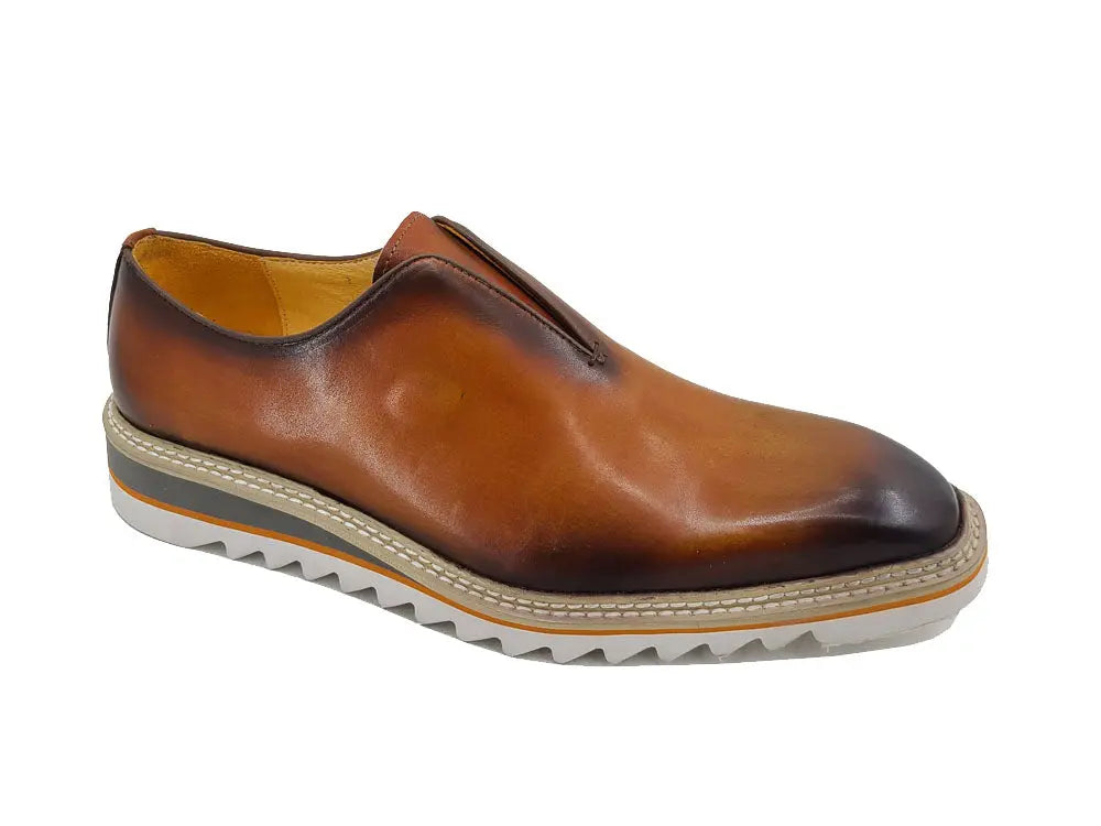 Carrucci Laceless Loafer with Contrast color lightweight sole - 8.5