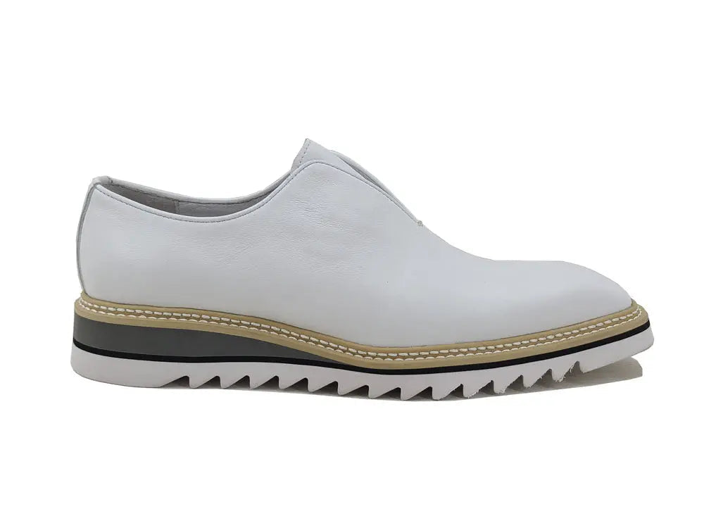 Carrucci Laceless Loafer with Contrast color lightweight sole - 8.5