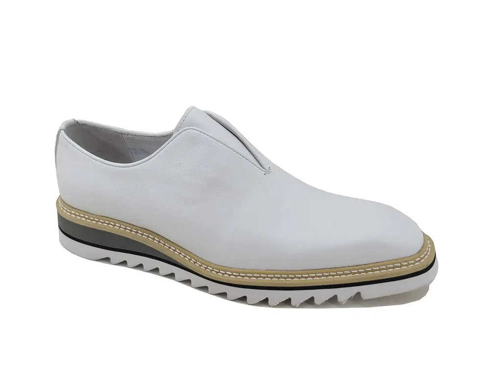 Carrucci Laceless Loafer with Contrast color lightweight sole - 8.5