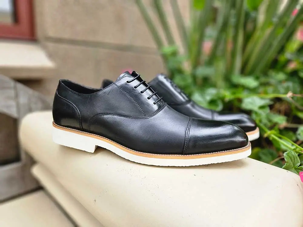 Cap Toe Oxford in Lightweight Sole - 8.5