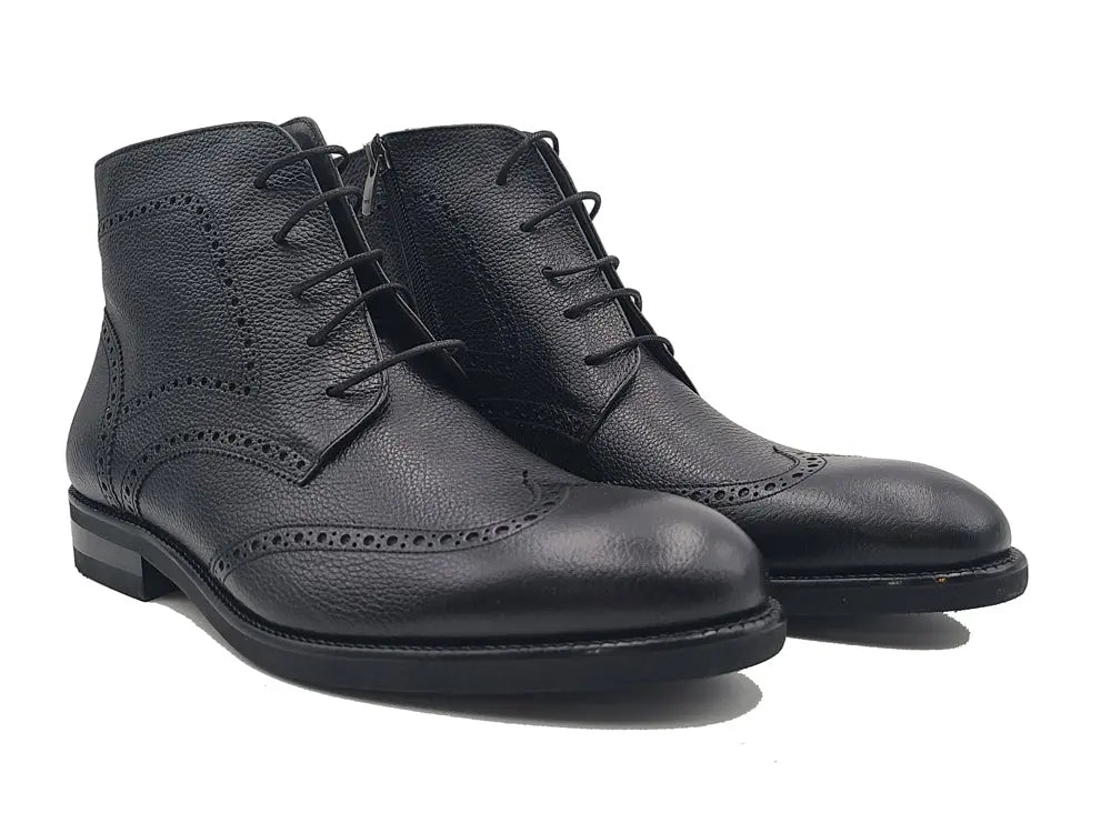 Pebble Leather lace-up boot with lightweight sole - 9