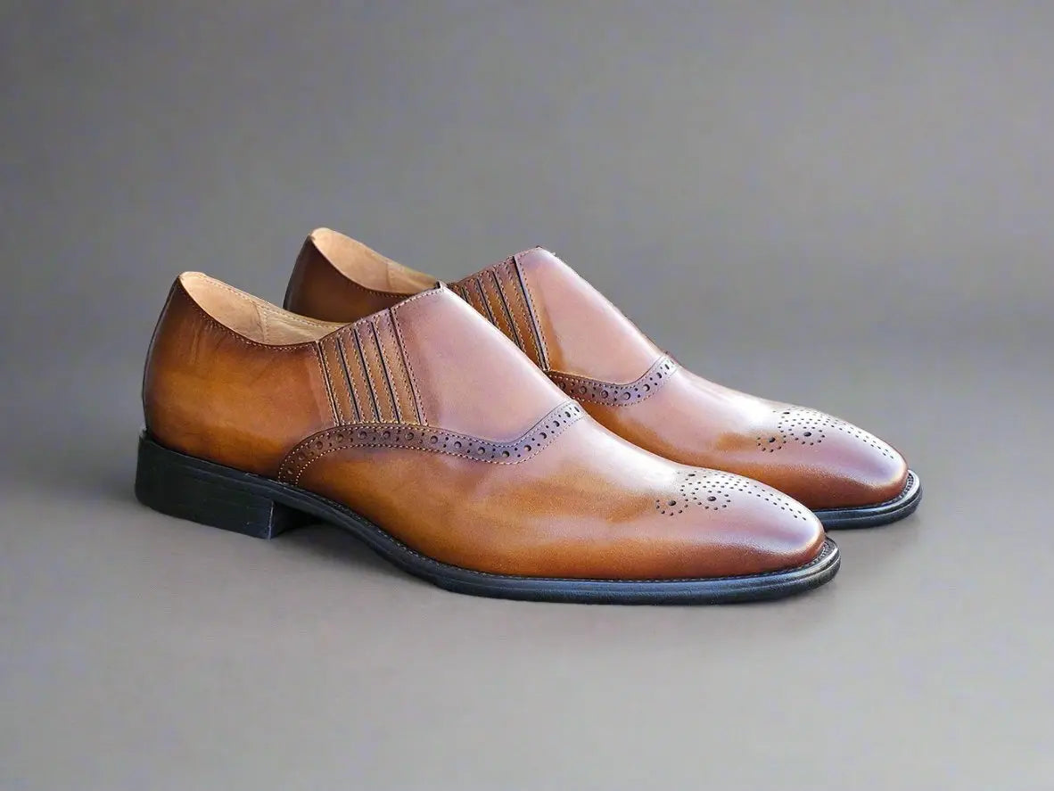 Slip-on Loafer with medallion - 13