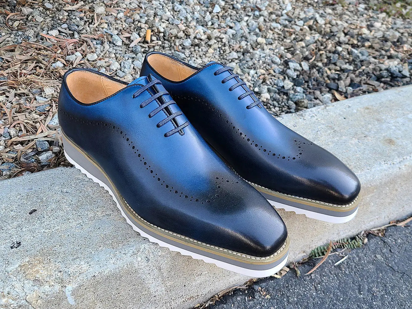 Carrucci Two Tone Oxford With Lightweight Sole - 8