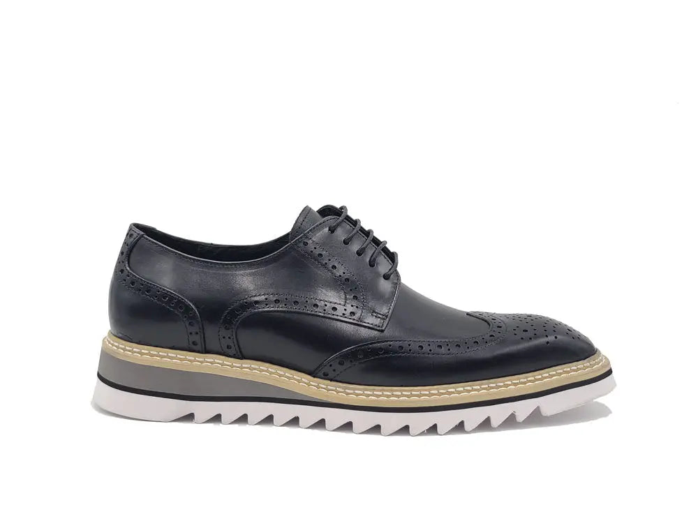 Wing-tip Blucher style Oxford with ligtweight sole - 7.5