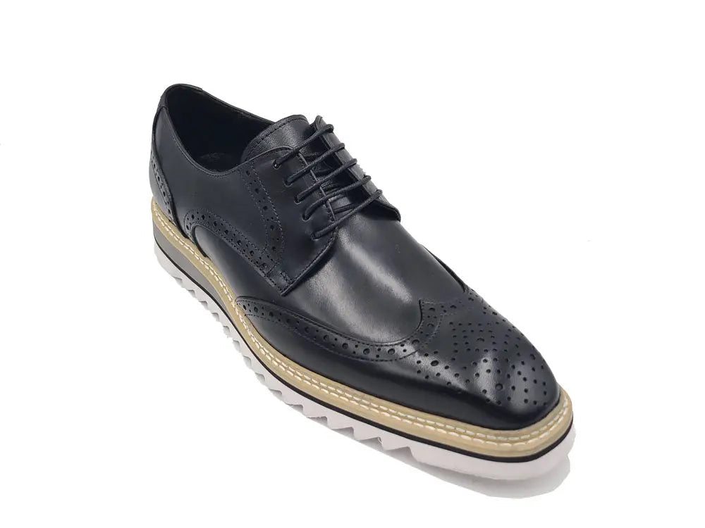 Wing-tip Blucher style Oxford with ligtweight sole - 7.5