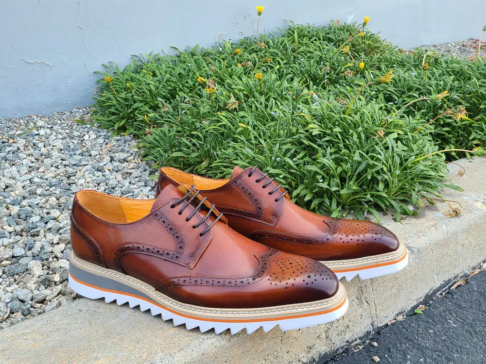 Wing-tip Blucher style Oxford with ligtweight sole - 7.5