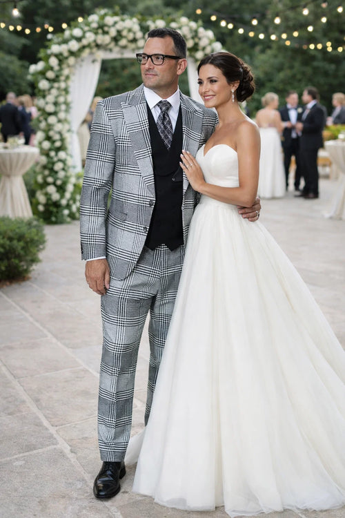 Statement Mens 3-Piece Plaid Wool Suit 100% Wool Modern Fit with Peak Lapel