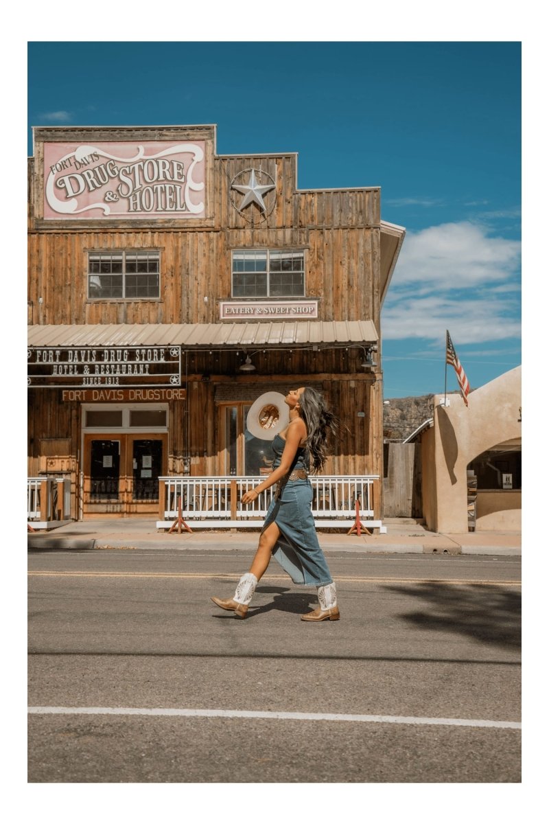 Laredo Women's Kite Days Broad Square Toe Leather Boots - Brown / Bone 5821 - 6M