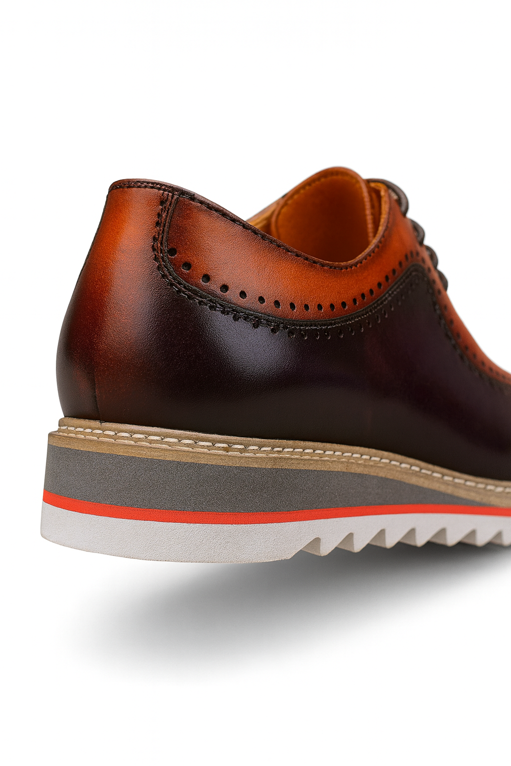 Carrucci Stylish Two-Tone Brogue Oxford - 8.5