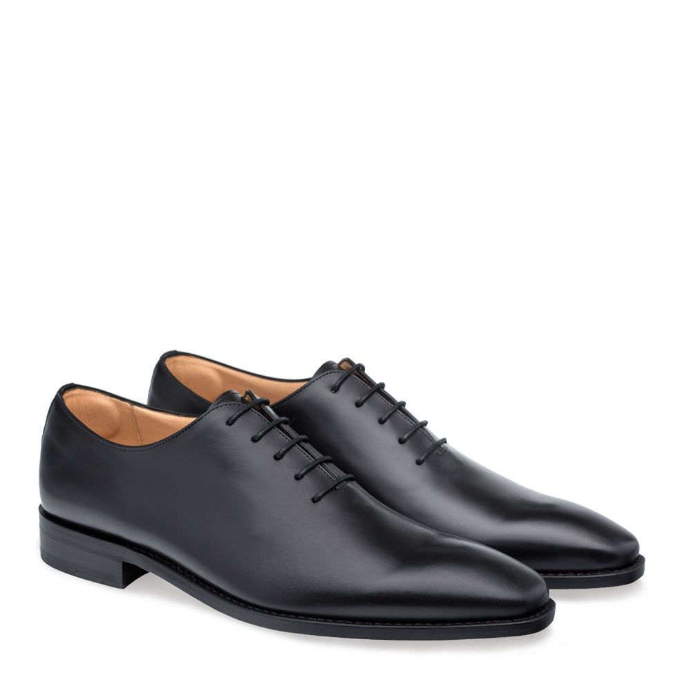 Mens Mezlan Pamplona Calfskin Plain Toe Dress Shoe in Black - 8