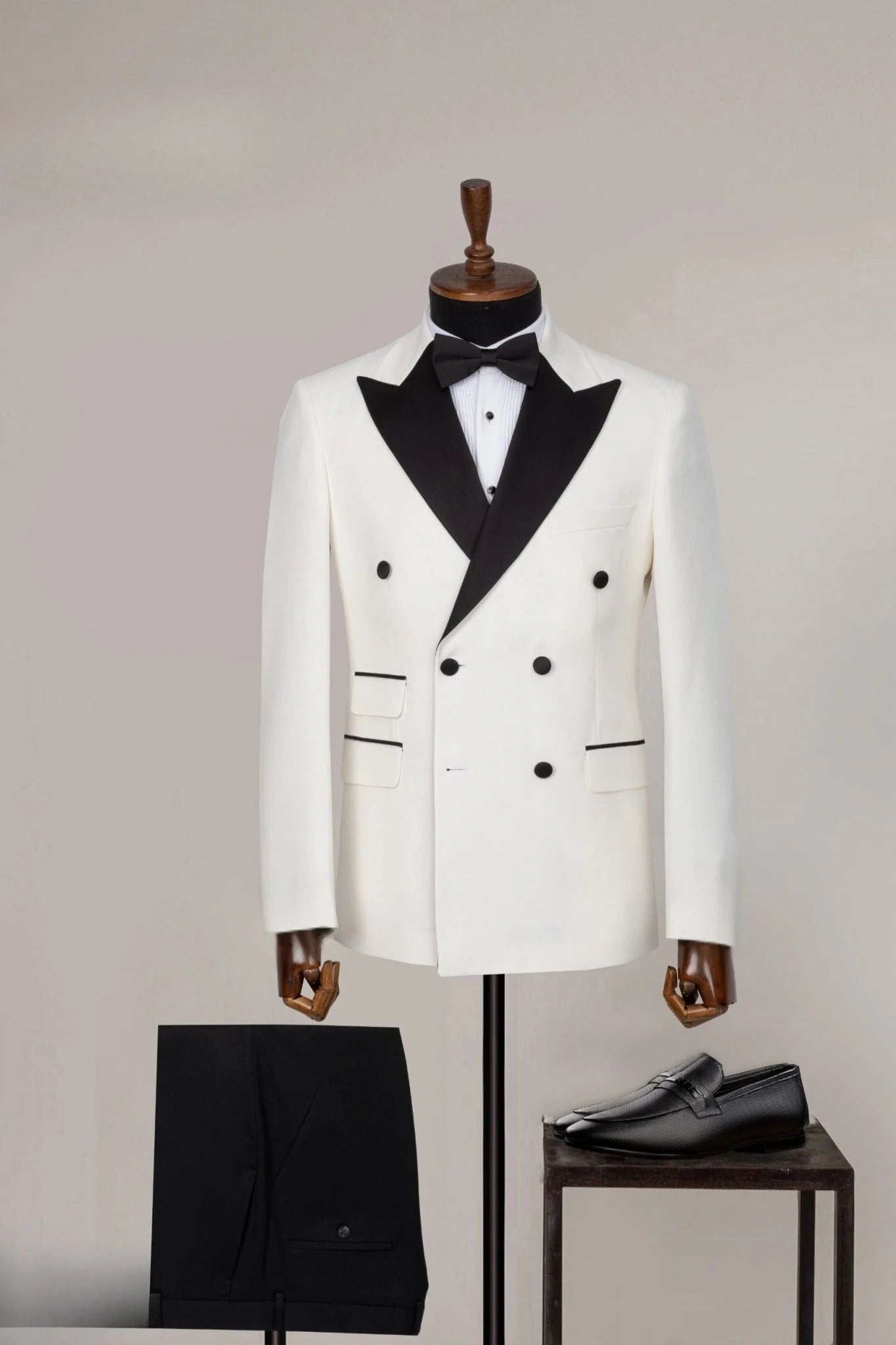 Men’s Vintage Hollywood Ivory Double-Breasted Tuxedo – Black Peak Lapel Wedding and Formal Suit - 34 Short or Extra Small