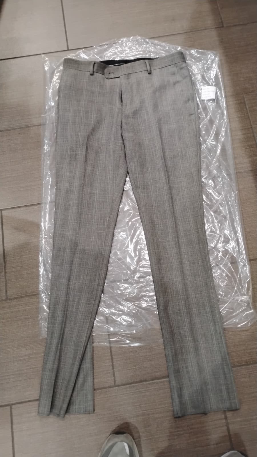 Vitali Brand Men’s Grey Textured Patterned 3 Piece Suit – Modern Fit Checkered Sharkskin with Blazer, Vest & Trousers, Business Wedding - 34 Short or Extra Small