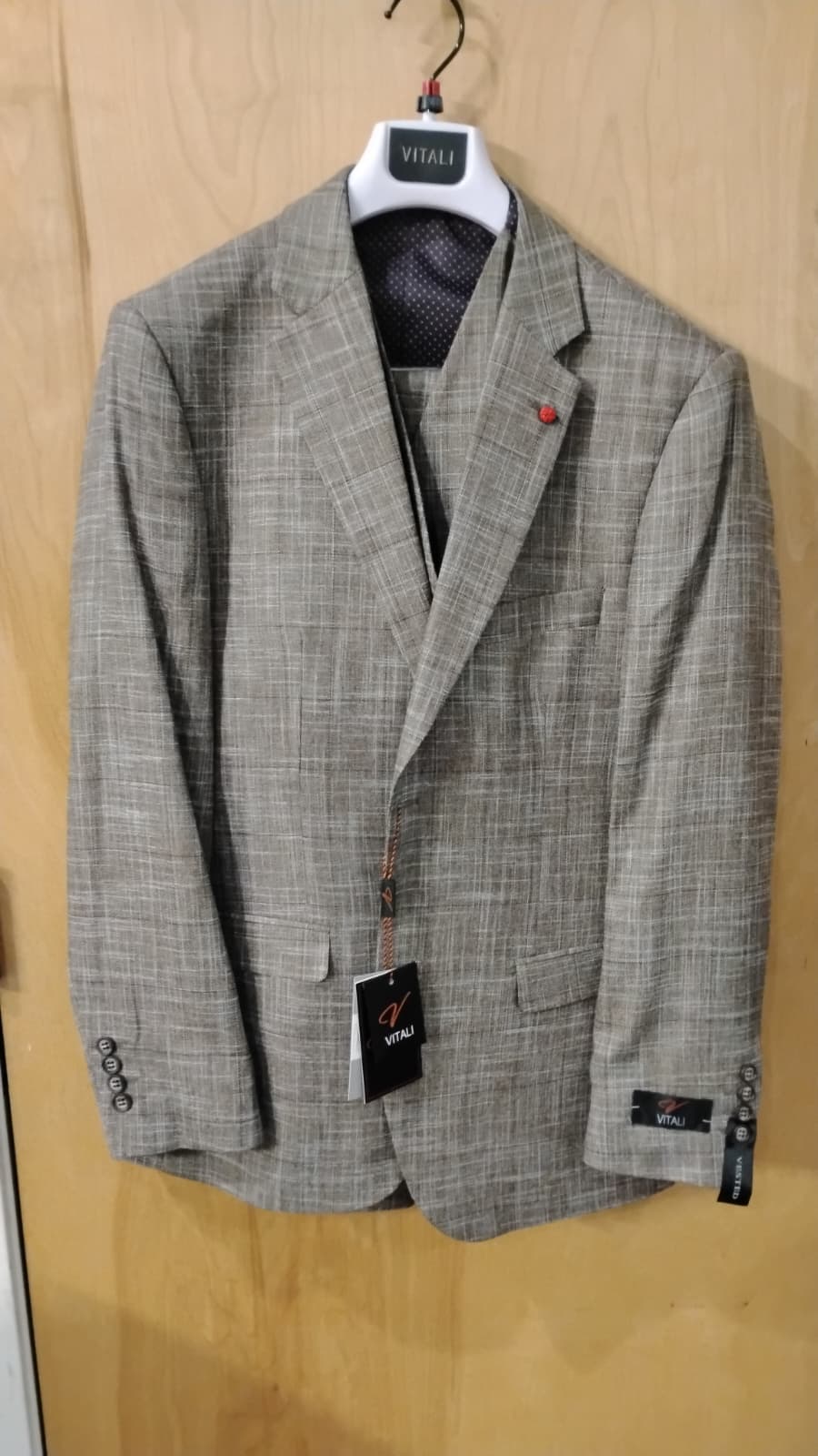 Vitali Brand Men’s Grey Textured Patterned 3 Piece Suit – Modern Fit Checkered Sharkskin with Blazer, Vest & Trousers, Business Wedding - 34 Short or Extra Small