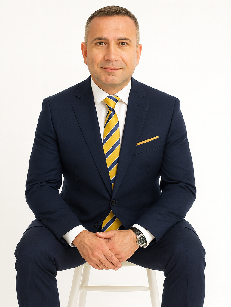 Statement Suits - Wool Suits - Peak Lapel Suits - Ticket Pocket - Modern Fit - Blue Suit - Coat Size 38