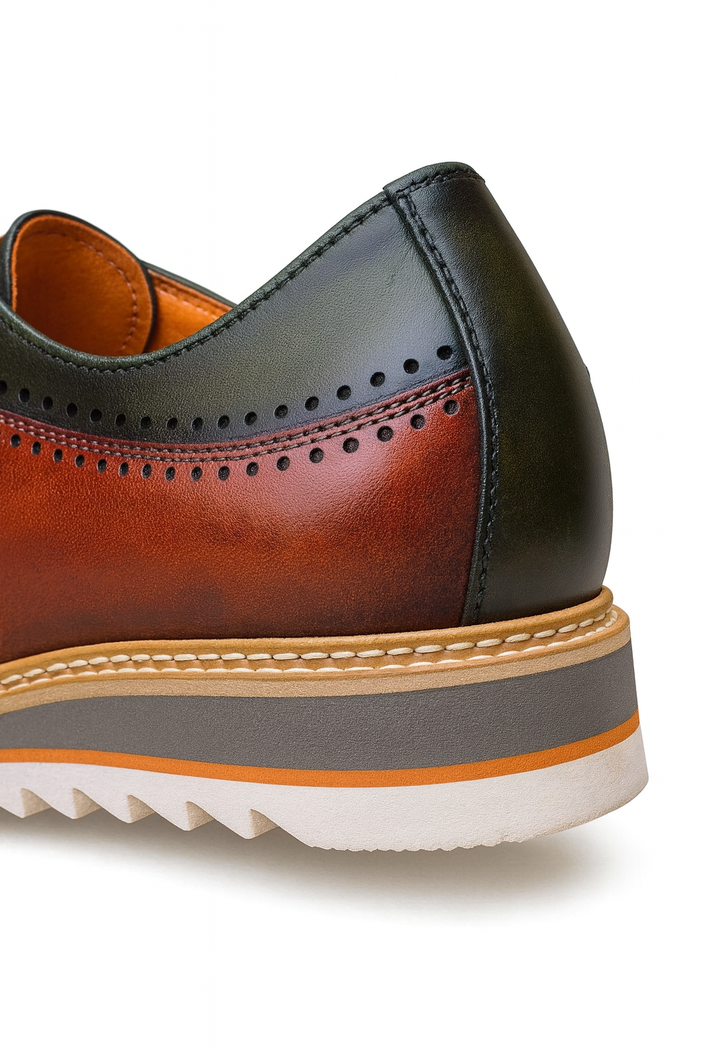 Carrucci Stylish Two-Tone Brogue Oxford - 8.5