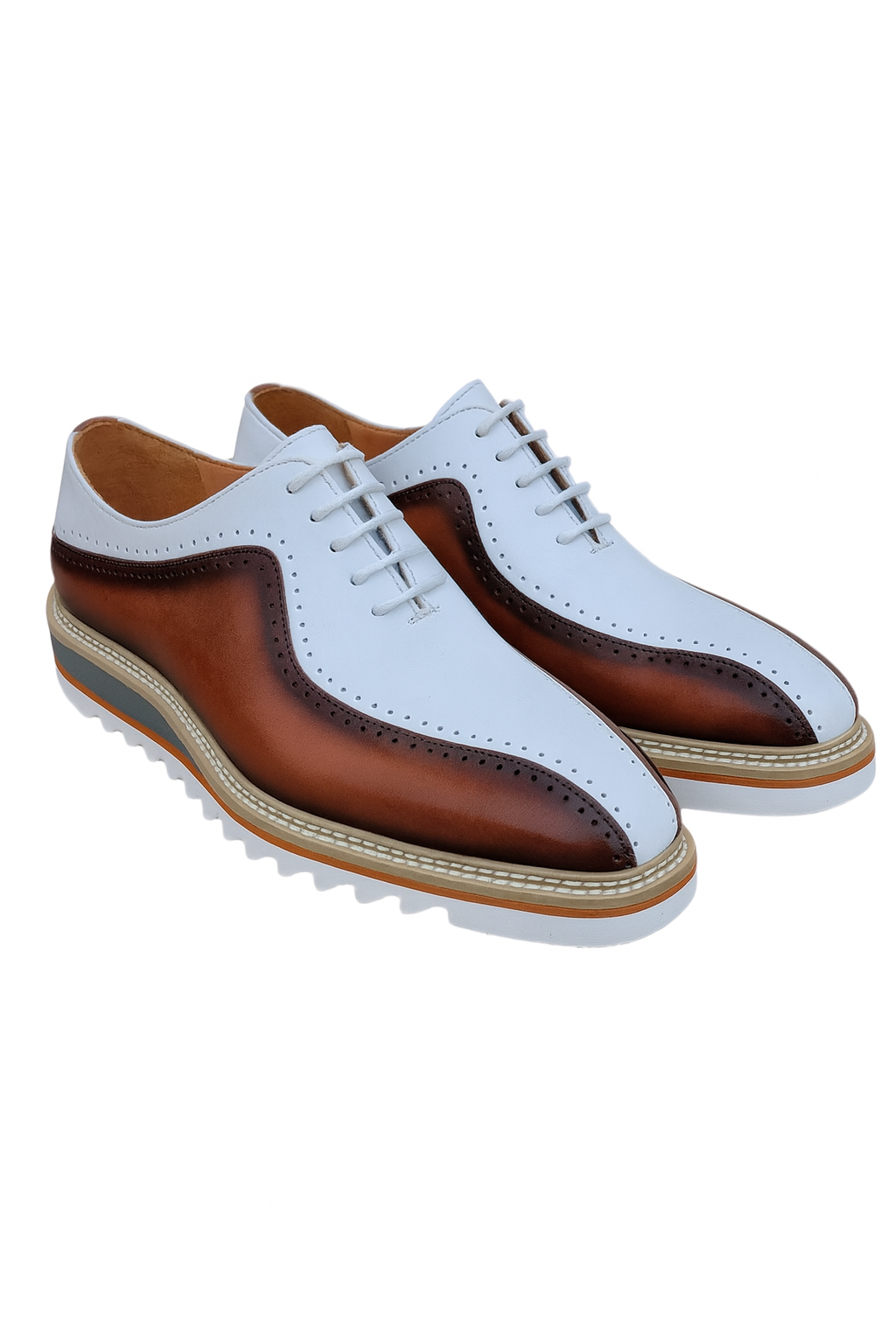 Carrucci Stylish Two-Tone Brogue Oxford - 8.5