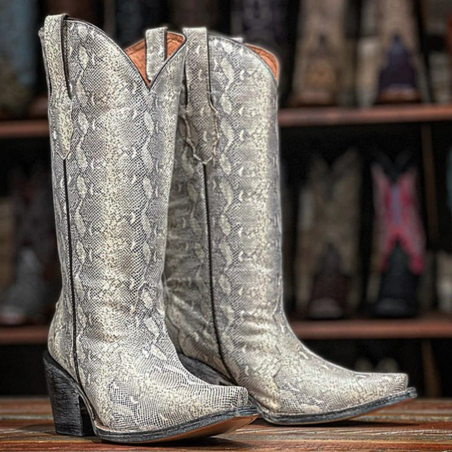 Tanner Mark Women's Aurora Snip Toe Lizard Print Boots Natural - 5