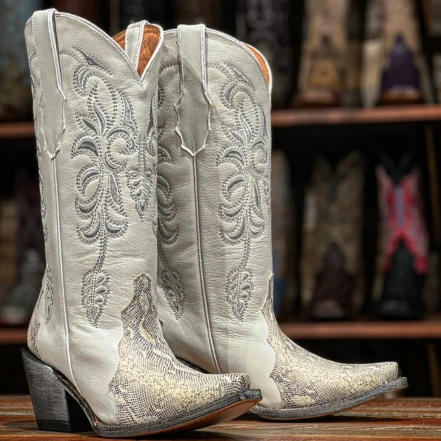 Tanner Mark Women's Emma Snip Toe Lizard Print Boots White - 5