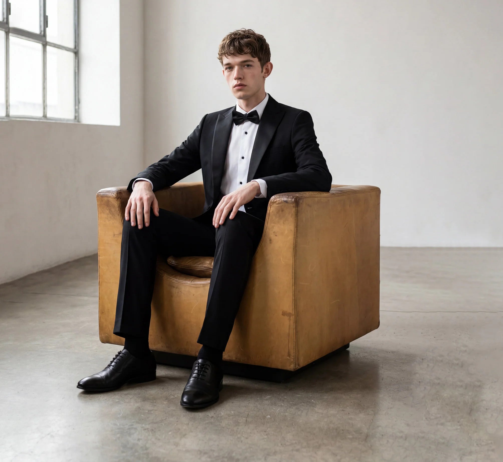 Black Peak Lapel Ticket Pocket Tuxedo - 34 Short or Extra Small